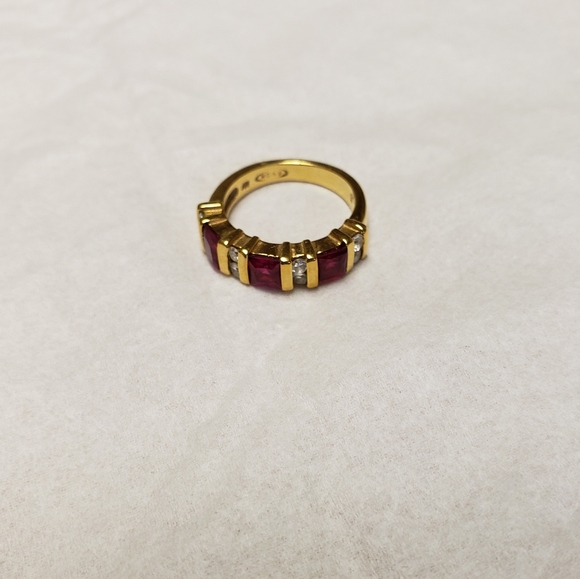 Avon womens ruby and clear cz ring size 5 - Picture 3 of 5